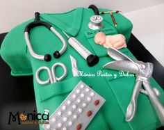 DETALLE DE TORTA DE GINECOLOGIA, elaborado por MONICA PASTAS Y DULCES. Medical Cake, Doctor Cake, Cake Cute, Twins Cake, Birthday Congratulations, Retirement Parties, Fondant Cakes, Girls Life, Quince