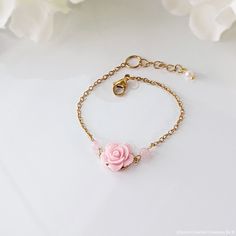 100% Brand New This listing is for ONE Pink Rose💕Flower Bracelet / Anklet. Suitable for any occasion, these elegant Bracelet / Anklet will emphasize your unique style. Ideal gift for yourself or loved one! 📍Material : Stainless Steel Chain, Rose Resin Charm, Natural Stone Beads  📍Please choose the length from dropdown menu. 7"=18cm(6"+1"extender) 8"=20cm(7"+1"extender)*Women's Bracelet Average 9"=23cm(8"+1"extender) 10"=25.5cm(9"+1"extender) *Women's Anklet Average 11"=28cm(10"+1"extender) 12"=30.5cm(11"+1"extender) Custom (Please leave note when you check out) 🎁Gift Jewelry Box Size :  3 1/2 x 3 1/2 x 1" (9 x 9 x 2.5 cm) Cotton Filled Kraft Jewelry Box with a Cute Little Bag (random design)  🌹Rose Bracelet / Anklet Series🌹 💛Yellow Rose + Gold Tone Chain : https://colorfulcreationsb Delicate Adjustable Rose Jewelry, Delicate Adjustable Rose-colored Jewelry, Rose Gold Bracelet With Rose Design For Gift, Pink Dainty Bracelet With Adjustable Chain, Adjustable Gold Bracelet With Rose Design, Dainty Pink Bracelets With Adjustable Chain, Dainty Pink Bracelet With Adjustable Chain, Gold Bracelet With Rose Design For Gift, Elegant Rose Design Bracelets For Gifts