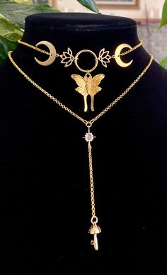 Luna moth choker made with love and intention. Gold Witch Jewelry, Luna Moth Necklace, Fairy Witch Aesthetic Outfit, Gold Moon Jewelry, Witch Aesthetic Jewelry, Gold Fantasy Jewelry, Moon Fairy Outfit, Luna Moth Jewelry, Dainty Adjustable Gold Butterfly Necklace