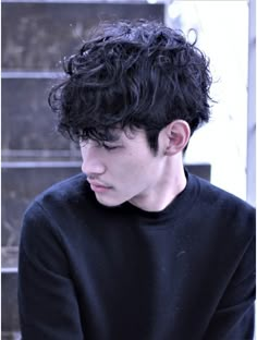 大人カジュアルパーマ：L003648897｜ガズル ハラジュク(GUZZLE HARAJUKU)のヘアカタログ｜ホットペッパービューティー Perm Men, Japan Fireworks, Japanese Men Hairstyle, New Perm, 얼굴 그리기, Men's Haircuts, Mens Hair