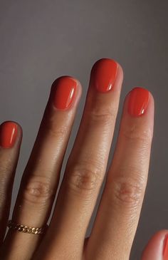 Red Nail Outfit Aesthetic, Simple Fall Nail Designs Short Nails, Nyc Marathon Nails, Poppy Red Nails, Short Red Summer Nails, Tomato Red Nails, Orangey Red Nails, Papaya Nails, Short Manicure Nails