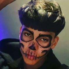 Easy Boy Halloween Makeup, Skeleton Makeup On Men, Skeleton Man Makeup, Boy Skull Makeup, Half Skeleton Makeup Men, Skeleton Makeup Male, Simple Skeleton Makeup Men, Men’s Skeleton Makeup, Catrin Costume