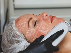 Learn about the off-label use of high-intensity focused ultrasound (HIFU) to tighten facial skin. It's considered a safe, effective, and noninvasive procedure. Skin Tightening Procedures, Double Chin Removal, Facelift Procedure, Tighten Facial Skin, Turmeric Vitamins, Skin Clinic, Sagging Skin, Body Contouring, Skin Tightening