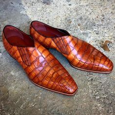 Classic Handmade Brown Crocodile Texture Leather Dress Shoes on Storenvy Alligator Dress Shoes, Crocodile Texture, Quality Leather Boots, Half Shoes, Mens Fasion, Crocodile Shoes, Custom Design Shoes, Trekking Shoes, Handmade Leather Shoes