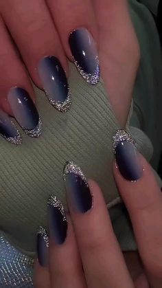 Evening Nails Sparkle, Classy Chrome Nail Designs, Ombre Cat Eye Nails Design, Magnetic Nail Polish Designs, Shiny Nails Designs, Eye Nail Art, Art Deco Nails, Fancy Nails Designs, Stylish Nails Designs