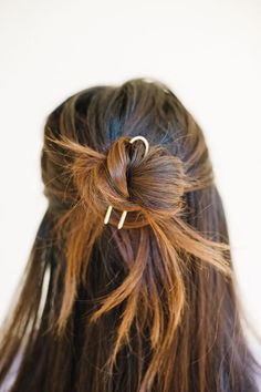 Half Up Top Knot | -CA Makes Handmade Bun Pins: the perfect hair pin, bun pin, hair fork, and hair accessory for: a top knot, messy bun, wedding hair, bridesmaid gift, honeymoon hair, boho hair, vacation hair, yoga hair, busy mom hair or easy updo via camakes.com | Photo: Arna Bee Hair Pin Short Hair, Busy Mom Hairstyles, Hair Pin Bun, Open Hair, Vacation Hairstyles, Mom Hairstyles, Diet Vegetarian, Long Hair Cuts