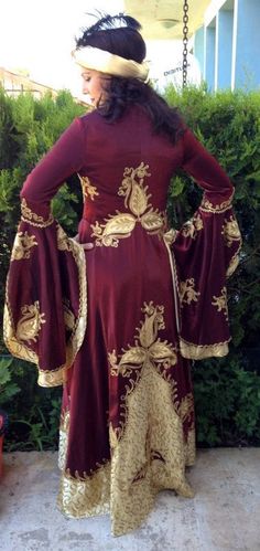 Turkish Kaftan, Cultural Costumes, Authentic Costumes, Golden Gown, Turkish Clothing, Eastern Fashion, Turkish Wedding, Turkish Dress, Dress Traditional