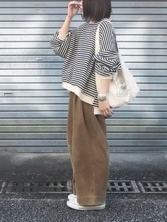 Japanese Fashion Minimalist, Cozy Sweater Outfits, Cozy Sweaters Outfits, Japanese Minimalist Fashion, Minimalist Moda, 일본 패션, Looks Street Style