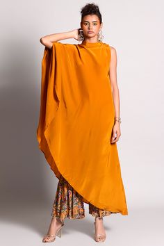 Luxury Orange Palazzo Set For Women, One Side Sleeve Dress Indian, One Shoulder Kaftan Dresses, Luxury One-shoulder Women's Kaftan, Modern Kurti Design Style, Kaftan With Pants, Rishi Vibhuti, Unique Kaftan Designs, Kaftan Kurti