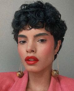 Ultra Short Curly Hair, Wig Ideas For Black Women, Short Curly Pixie Round Face, Short Curly Pixie Cut Black Women, Feminine Pixie Haircut Curly, Curly Pixie With Bangs, Short Pixie Curly Hair, Pixie Haircut For Curly Hair Natural