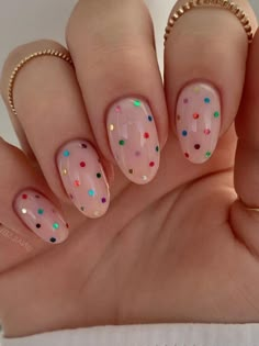 Winter Nails Pastel, Winter Nail Art Simple, Lover Ts Nails, Simple Winter Nails Gel, Modern Winter Nails, Gel Nail Designs Holiday, Eras Inspired Nails, Eras Nail Ideas, Nail Designs New Years Holiday