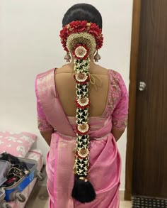 Bridal Pullajada, Bridal Back Hairstyles Indian, Poola Jada For Bride, Pulla Jada For Bride With Flowers, Pelli Pullajada, Pulajada Designs For Wedding, Bridal Hairstyle For Saree, Pelli Pula Jada Indian Weddings, Pelli Jada Indian Bridal