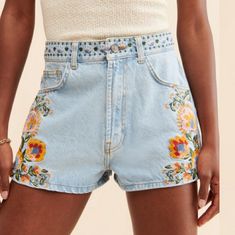 Farm Rio Summer Garden Embroidered Denim Shorts High-Waist Light Wash Size 26 100% Cotton Zip Fastener Pockets Belt Loops Approximate Measurements Laying Flat: Waist: 13 1/2" Hips: 19 1/4" Rise: 13" Inseam: 1 3/4" Leg Opening: 12 3/4" From A Smoke/Pet Free, Clean Environment Farm Rio Summer Garden Embroidered Denim Shorts High-Waist Light Wash Size 26 Puff Embroidery, Embroidered Denim Shorts, Shorts Summer, Embroidered Shorts, Embroidered Denim, Embroidered Jeans, Mini Shorts, Farm Rio, Cute Fits