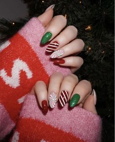 Christmas Sweater Nails, Nails Holiday, Candy Cane Nails, French Tip Nail Designs, Sweater Nails, Nails Christmas, Striped Nails