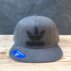 Brand New Adidas Originals Grey With Black Logo Adjustable Snap Back Hat/Cap 9422, C.4 Gray Snapback Fitted Hat For Streetwear, Casual Gray Baseball Cap For Outdoor, Adjustable Gray Baseball Cap With Flat Brim, Adjustable Gray Snapback Fitted Hat, Gray Flat Cap For Streetwear, Adjustable Gray Flat Brim Baseball Cap, Gray Casual Outdoor Hat, Casual Gray Fitted Hat For Outdoor, Casual Gray Flat Bill Fitted Hat