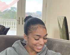 Lori Harvey Slick Back Bun, Lori Harvey Edges, Ponytail With Swoop Natural Hair, Natural Sleek Bun, Lori Harvey Ponytail, Lori Harvey Bun, Sleek Natural Hairstyles, Natural Hair Bun Styles, Sleek Ponytail Hairstyles