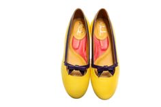 Just like sunny days this handmade yellow leather ballet flats never goes out of style. Classic slip-on ballet will be the chic shoe you reach for again and again. Embellished with trim and bow in front these round toe low cut vamp ballet is indispensable part of every woman's wardrobe. Make your basics anything but basic. With cushioned insole they are made for everyday wear and walk for miles in style. Full leather outer, interior and sole. DETAILS: Full leather upper, lining and sole Leather Black Court Shoes, Leather Drawstring Bags, Yellow Pumps, Boho Shoes, Shoes Yellow, Knot Bow, Bridal Flats, Chic Shoes, Block Heel Shoes