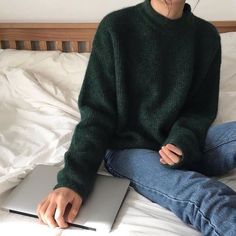 Green Jumper Aesthetic, Green Sweater Aesthetic, Sweater Aesthetic Outfit, Jumper Aesthetic, Fesyen Islam, Sweater Aesthetic, Green Jumper, Winter Fits, Aesthetic Outfit