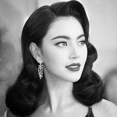 Classic vintage hairstyle ideas | Trendy hairstyle ideas 40s Hairstyles, 1950s Hairstyles, 50s Hairstyles, Hollywood Hair, Retro Hairstyles, Hair Reference, Wedding Hair And Makeup, Aesthetic Hair, Vintage Hairstyles