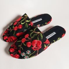 New Charles David Slide Sandals Black With Red Floral Embroidery. Sizes 7 And Size: 8 Charles David, Sandals Black, Red Floral, Slide Sandals, Black Sandals, Floral Embroidery, Women's Shoes Sandals, Mule Shoe, Black Red