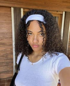 Rugby Hairstyles, Curly Hair Headband, Dyed Hairstyles, Hairband Hairstyle