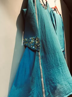 Mirror Work On Kurti, Indian Fusion Dress, Abaya Sleeves, Fusion Dress, Mirror Work Dress, Salwar Kurti, Cotton Tops Designs, Dupatta Design, Saree Tassels Designs