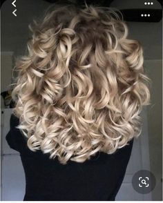 Dark Brown Hair With Blonde, Dark Brown Hair With Blonde Highlights, Blonde Highlights Curly Hair, Brown Hair With Blonde, Hair With Blonde Highlights, Highlights Curly, Highlights Curly Hair, Highlights Blonde, Dark Roots Blonde Hair