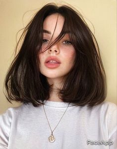 Short Hair Heart Shaped Face, Butterfly Bob Haircut, Shot Hair Styles, Short Hair Styles Easy, Cut My Hair