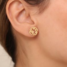 Dainty Monogram Earrings, Personalized Monogram, Minimalist Earrings, Custom Name Earrings, Block Monogram Earrings, Dainty Letter Earrings ♡ Custom Name Initial Earrings ♡ The most unique jewelry you can find, perfect gift for you and your loved one ♡ W H Y ∙ Y O U ' L L ∙ L O V E ∙ I T * It's dainty and can be worn every day * A special piece you'll treasure * High quality materials and attention to detail M I N I M A L I S T ∙ N A M E ∙ I N I T I A L ∙ E A R R I N G S * Material: High Quality Gold Initials Earrings, Classic Style Initials Earrings Perfect For Gifting, Gold Round Initials Earrings, Gold Round Earrings With Initials, Elegant Gold Earrings With Initials, Initials Round Earrings Gift, Round Initials Earrings For Gift, Round Initials Earrings As Gift, Initials Earrings As Gift