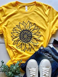 Sunflower Shirt Floral Tee Shirt Flower Shirt Garden Shirt | Etsy Gardening Apparel, Fall Shirts Women, Cricut Tips, Sunflower Shirt, Gardening Shirts, Floral Tee, Yellow Shirts, Sunflower Print, Beach Tops