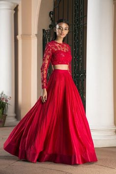 Lehenga Styles, Lengha Blouse, Western Lehenga, Ridhi Mehra, Wedding Lehenga Designs, Lehnga Dress, Bridal Lehenga Red