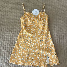 Princess Polly Mini Dress Color: Mustard Yellow W/ Dandelions Size: Us 4/ Au 8 Nwt- Never Worn Fitted Yellow Mini Dress With Ditsy Floral Print, Fitted Daisy Print Dress For Brunch, Mustard Yellow Dress, Dresses Princess Polly, Mustard Yellow Dresses, Dresses Princess, Princess Polly Dresses, Polly Dress, Princess Polly