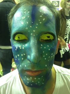 Crazy Face Paint Ideas, Avatar Face Painting, Shrek Face Paint, Funny Face Paint Ideas, Face Paint Adult, Avatar Face Paint, Funny Face Paint, Fish Face Paint