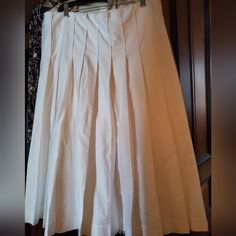 Sz 6 Nwt Initially Priced At $1290 Marina Moscone Skirt White A-line Formal Bottoms, Formal White A-line Maxi Skirt, Formal Relaxed Skirted Bottoms, Formal Skirt With Accordion Pleats, White Accordion Pleats Full Skirt, Formal Relaxed Fit Skirted Bottoms, White Midi Skirt With Accordion Pleats, White Long Skirt With Accordion Pleats, White Flared Pleated Skirt For Formal Occasions