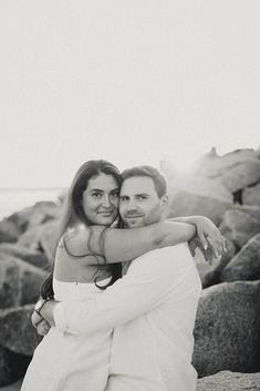 Engagement Photos in Maine | Portland Maine Engagement | Maine Wedding Photographer Hi! I'm Katie, a Maine based adventure wedding and elopement photographer who loves to travel and serve couples on their big day all around the world! Get inspired with maine lighthouse wedding, maine engagement photos, Maine wedding venues, and maine wedding photos! Book me for your Maine wedding at katiearnoldphotography.com