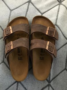 Birkin Stocks Sandals, Burken Stocks Shoes, Birkin Stocks, Berkin Stocks, Birken Stocks, Tan Birkenstocks, Birkenstock Outfit, Birkenstock Style, Smart Casual Menswear