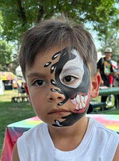 Face Painting Creative, Venom Face Paint Easy, Avengers Face Paint, Face Painting Superhero, Face Painting Boys, Venom Face Paint, Venom Face, Face Painting For Boys