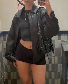 Fancy Fits, Aesthetic Dark, Little Outfits, Streetwear Fashion Women, Casual Chic Outfit, Teen Fashion Outfits, Teen Fashion, Fashion Inspo Outfits, Streetwear Fashion