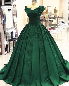 Green Ball Gown Satin Prom Dresses Lace V Neck Formal Dress Green Satin Prom Dress, Green Ball Gown, Satin Prom Dresses, Dress Quinceanera, Satin Ball Gown, Princess Prom Dresses, Dress Display, Ball Gowns Princess, V Neck Prom Dresses