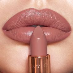 Nude Lip Makeup, Beige Lipstick, Nude Lipstick Shades, Lipstick Designs, Lipstick Kit, Beautiful Lipstick, Lips Shades, Moisturizing Lipstick