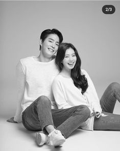 Couplephoto Photo Ideas, Korean Couple Poses, Korea Couple Photoshoot, Studio Prewedding Photo Ideas, Korean Prewedding Studio, Studio Couple Photoshoot Ideas, Couple Photoshoot Studio