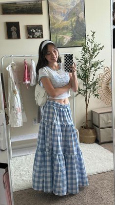 Instagram Long Skirts Styling, Cute Top And Skirt Outfit, Maxi Long Skirt, Pattern Maxi Skirt Outfit, Outfit With Blue Skirt, How To Style A Skirt Long, Colorful Maxi Skirt Outfit, Blue Checkered Skirt Outfit, Cute Maxi Skirt Outfits