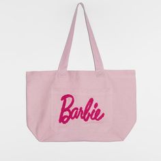 Barbie Mattel Tote Bag. Front Pocket And Interior Pocket. Two Shoulder Straps, No Closure. Height Length Width: 10.2 15.7 4.3 Inches (26 40 11 Cm) 100% Cotton Barbie Tote, Zara Tote Bags, Disney Tote, Barbie Mattel, Jute Tote Bags, Grey Tote, Zara Bags, Quilted Tote Bags, Vegan Leather Tote