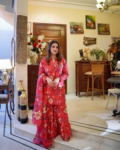 Hania Amir In Saree, Kinza Hashmi Pink Dress, Hania Amir In Red Saree, Hania Amir Pink Dress, Hania Amir Smile, Simple Pakistani Dresses