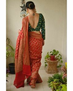 Blouse Backless, Saree Blouse Neck Designs, Backless Blouse Designs, New Saree Blouse Designs, Fashionable Saree Blouse Designs, Blouse Design Images, Sari Blouse Designs, Indian Saree Blouses Designs, Silk Saree Blouse Designs