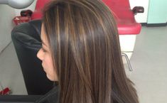 Jlo Hair Highlights, Hilight Hair Brown, Black Hair With Blended Highlights, Hilight Hair Colors For Black Hair, Rayos En El Cabello Oscuro, Small Highlights In Brown Hair, Skunk Hair Brown, Hair Highlights And Lowlights, Brown Hair Inspo