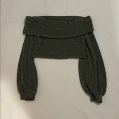 Green Cropped Off The Shoulder Sweater With Balloon Sleeves. Never Worn. No Stains. Cozy Long Sleeve Crop Top For Fall, Cozy Long Sleeve Crop Top For Winter, Cozy Long Sleeve Winter Crop Top, Cozy Fitted Long Sleeve Tops, Green Long Sleeve Crop Top For Fall, Gray Long Sleeve Crop Top For Fall, Sweaters Cropped, Blush Sweater, Balloon Sleeve Sweater