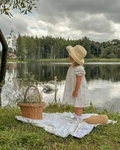 Picnic Photography, Picnic Photoshoot, Earth Mama, Fall Mini Sessions, Vintage Photoshoot, Entrance Door Design, Toddler Fall, Flower Phone Wallpaper