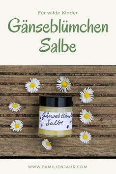 Diy Kosmetik, Herbal Magic, Diy Cosmetics, Organic Cosmetics, Wild Food, Natural Diy, Soap Recipes, Natural Cosmetics, Herbal Remedies