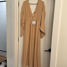 Brand: Noon By Noor Size: 10 Condition: Nwt Color: Nude Retail: $399 Wedding Guest Dress, Gala, Party Apricot V-neck Party Dress, Beige V-neck Maxi Dress For Cocktail, Formal Beige Maxi Dress For Fall, Cream V-neck Maxi Dress For Date Night, Beige Floor-length Maxi Dress For Wedding Guest, Floor-length Beige Maxi Dress For Wedding Guests, Cream Maxi Dress For Fall Party, Fall Party Maxi Dress In Cream, Beige Maxi Dress For Date Night In Fall